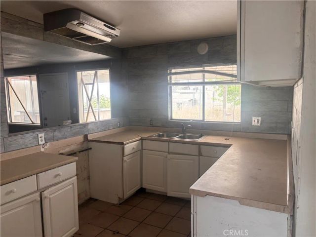 917 E Virginia, Barstow, CA 92311