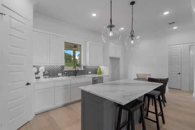 320 Monument Place, Reno, TX 76020
