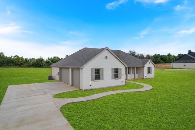 320 Monument Place, Reno, TX 76020