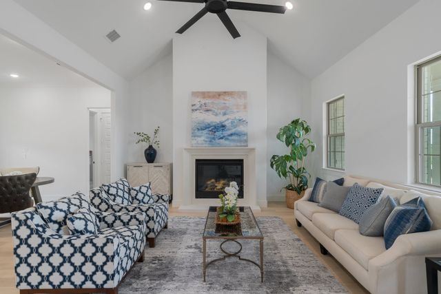 320 Monument Place, Reno, TX 76020