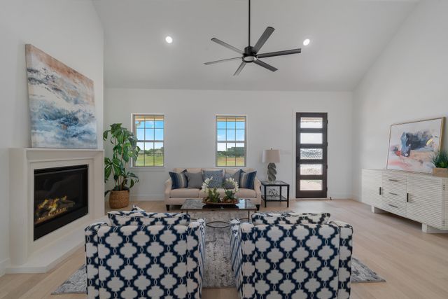 320 Monument Place, Reno, TX 76020