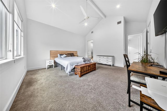 21002 Brewer LN, Lago Vista, TX 78645