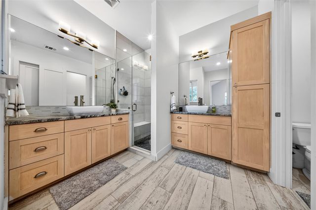 21002 Brewer LN, Lago Vista, TX 78645