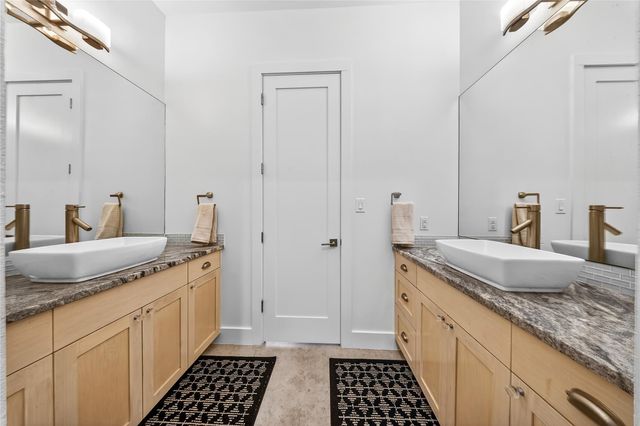 21002 Brewer LN, Lago Vista, TX 78645