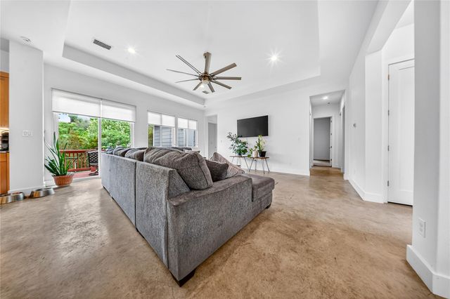 21002 Brewer LN, Lago Vista, TX 78645