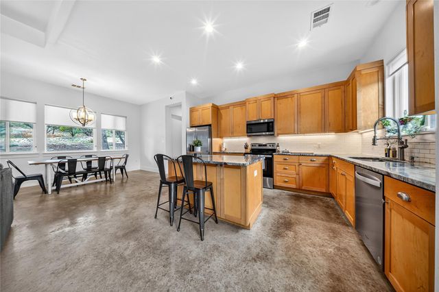 21002 Brewer LN, Lago Vista, TX 78645