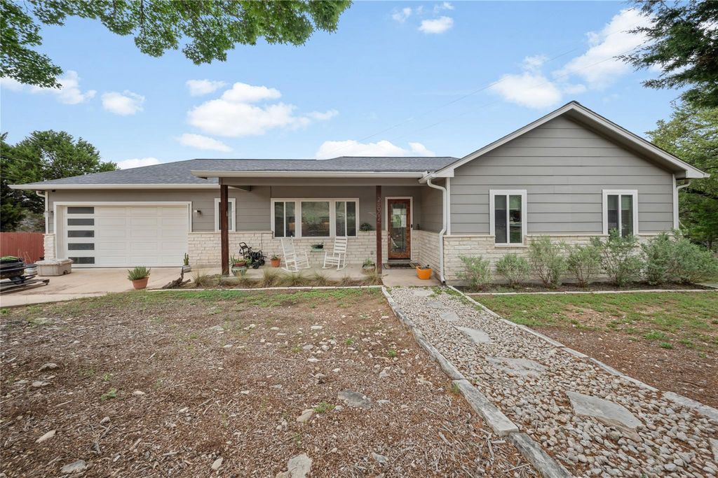 21002 Brewer LN, Lago Vista, TX 78645