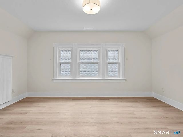 821 State Street 3, New Haven, CT 06511