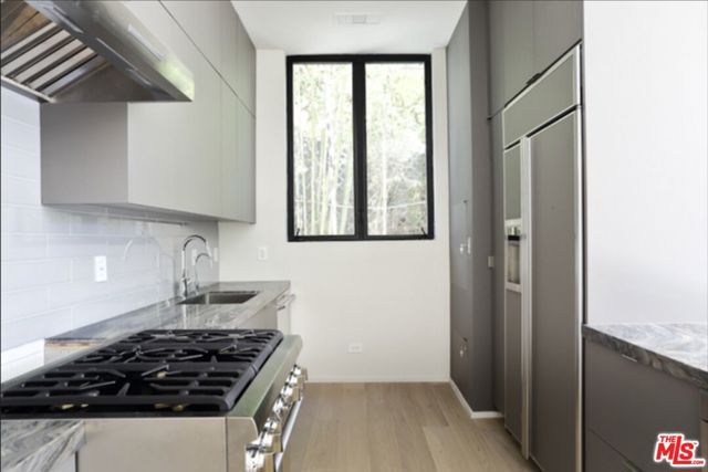 1033 Grant Street, Santa Monica, CA 90405