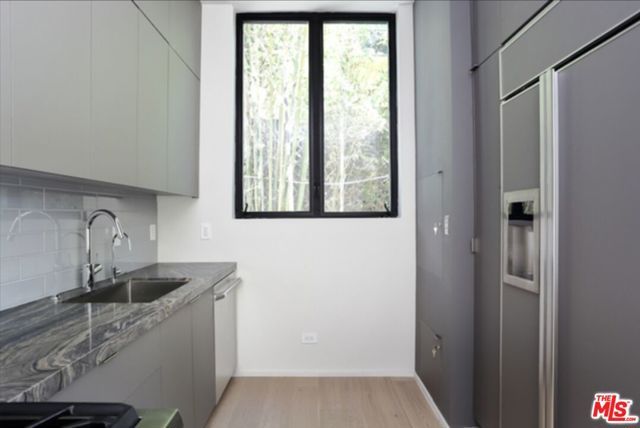 1033 Grant Street, Santa Monica, CA 90405