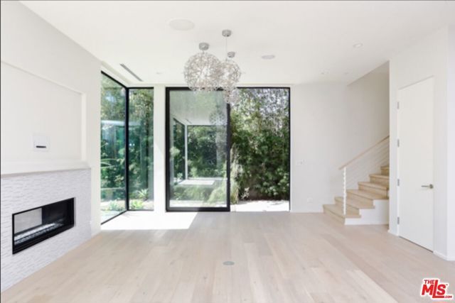 1033 Grant Street, Santa Monica, CA 90405