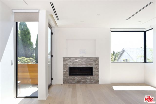 1033 Grant Street, Santa Monica, CA 90405