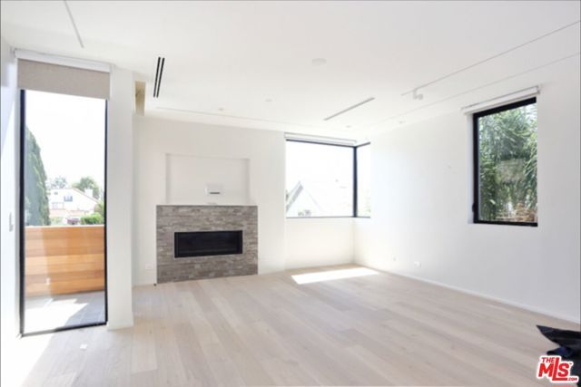 1033 Grant Street, Santa Monica, CA 90405