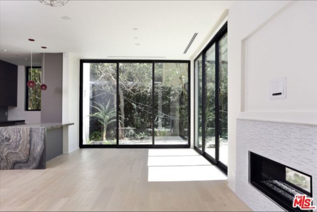 1033 Grant Street, Santa Monica, CA 90405