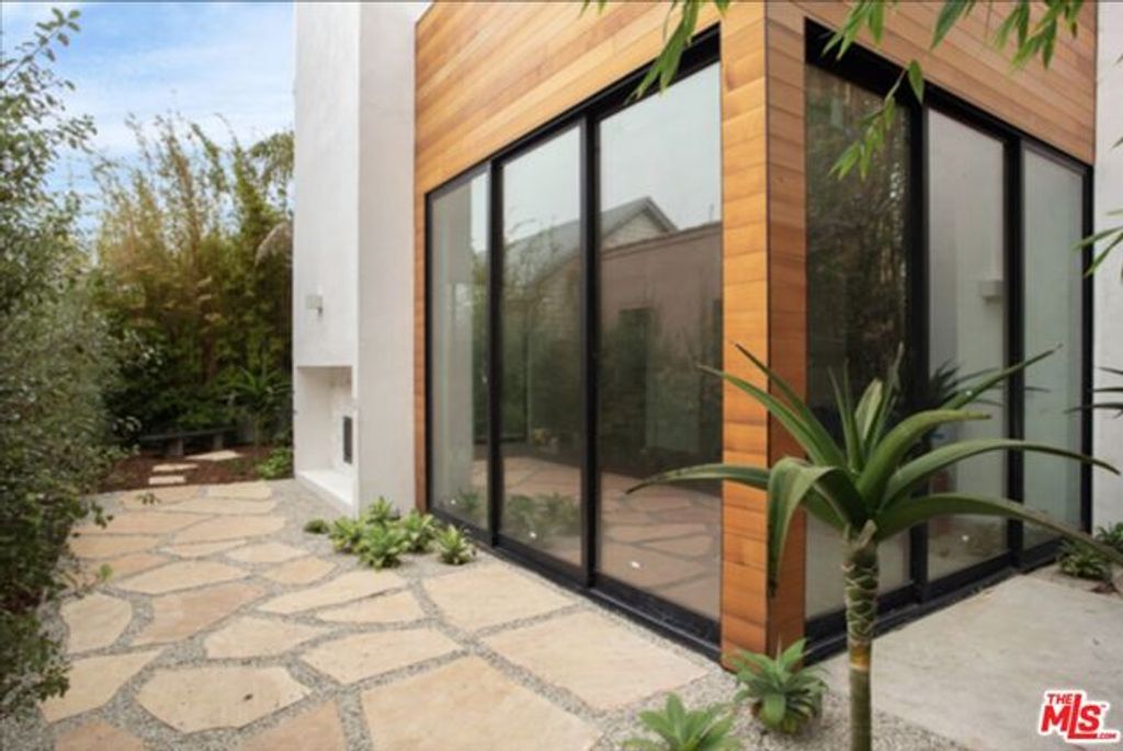 1033 Grant Street, Santa Monica, CA 90405