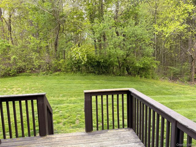 195 Pinebrook Drive, Hyde Park, NY 12538