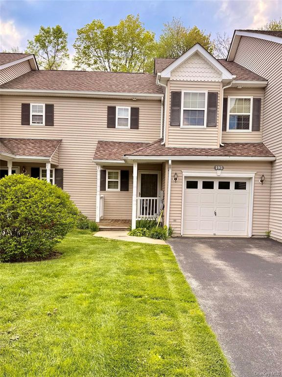 195 Pinebrook Drive, Hyde Park, NY 12538