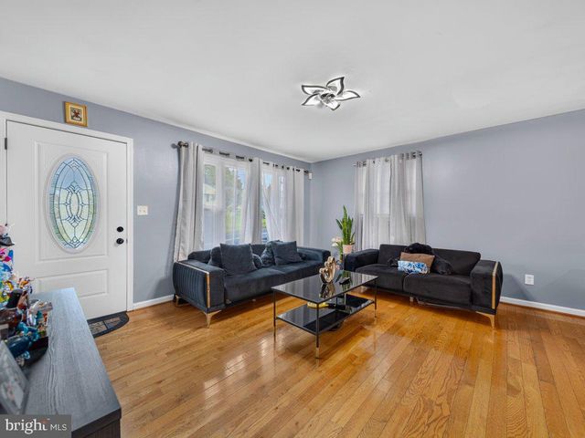 111 PEPPER MILL DR, Capitol Heights, MD 20743