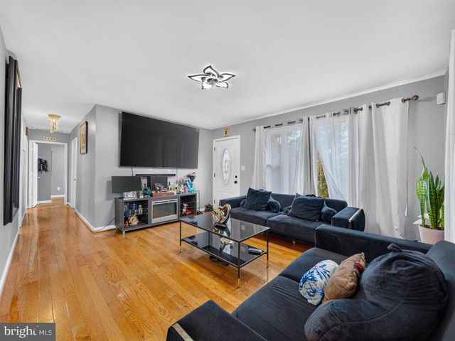 111 PEPPER MILL DR, Capitol Heights, MD 20743
