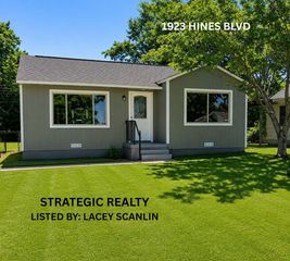 1923 HINES BOULEVARD, Wichita Falls, TX 76301