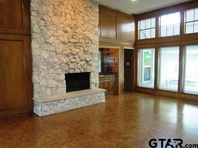 401 Woodland Hills, Tyler, TX 75701