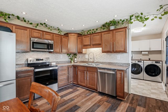 1254 Cherryfield Lane, Greenwood, IN 46142