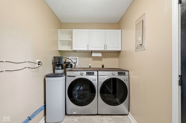 1254 Cherryfield Lane, Greenwood, IN 46142