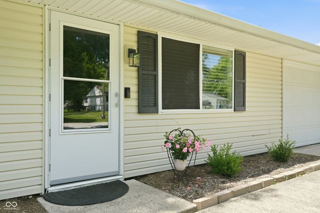 1254 Cherryfield Lane, Greenwood, IN 46142