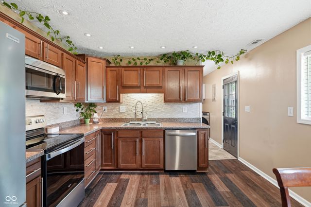 1254 Cherryfield Lane, Greenwood, IN 46142