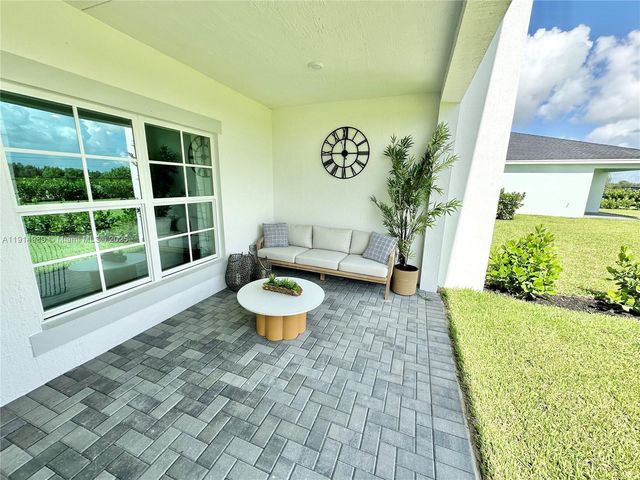 19689 Whispering Creek Rd, Loxahatchee, FL 33470