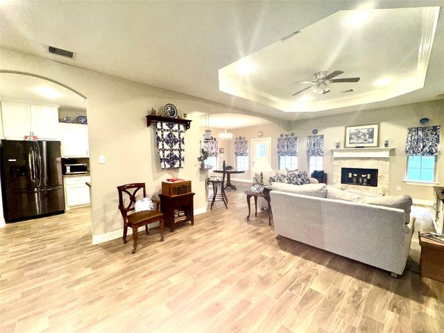 42 Trail Lake, Trinity, TX 75862