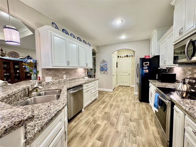 42 Trail Lake, Trinity, TX 75862