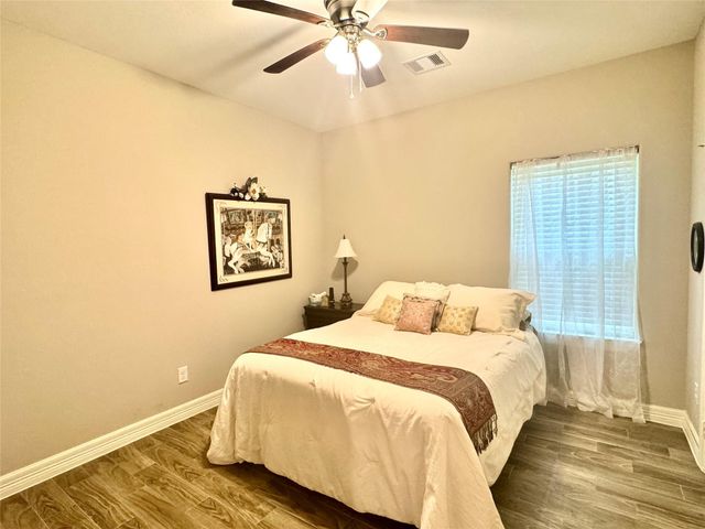 42 Trail Lake, Trinity, TX 75862