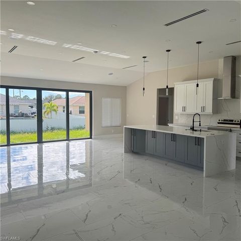 2805 24th ST W, Lehigh Acres, FL 33971