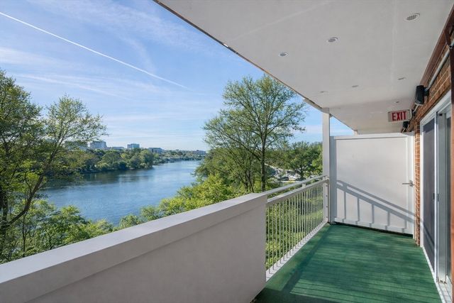 231 Coolidge Ave 405, Watertown, MA 02472