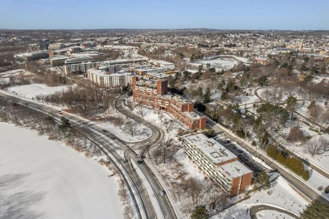 231 Coolidge Ave 405, Watertown, MA 02472