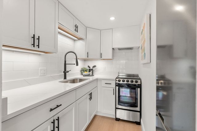 231 Coolidge Ave 405, Watertown, MA 02472