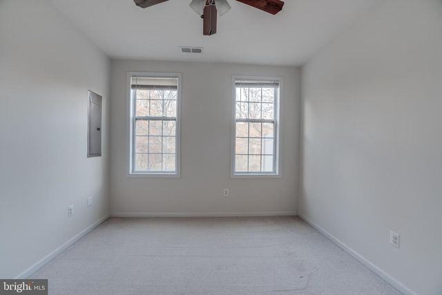 43289 MITCHAM SQ, Ashburn, VA 20148
