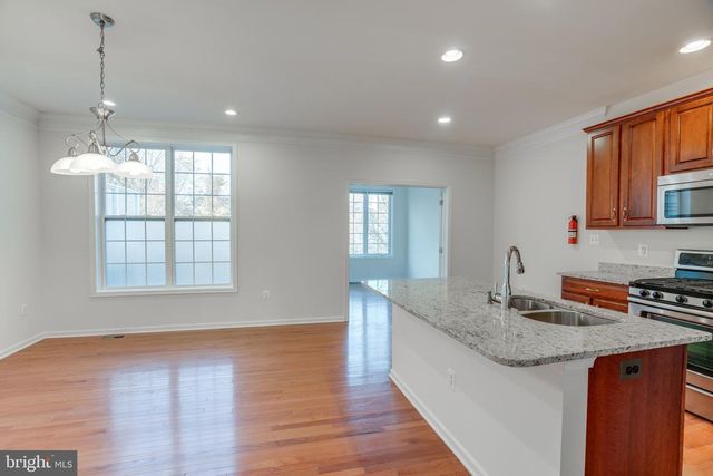 43289 MITCHAM SQ, Ashburn, VA 20148