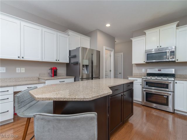 3704 Kenway Boulevard, Uniontown, OH 44685