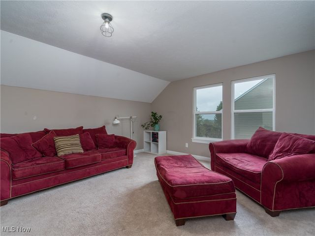 3704 Kenway Boulevard, Uniontown, OH 44685