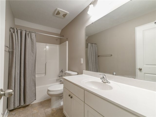 3704 Kenway Boulevard, Uniontown, OH 44685