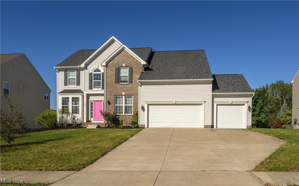 3704 Kenway Boulevard, Uniontown, OH 44685