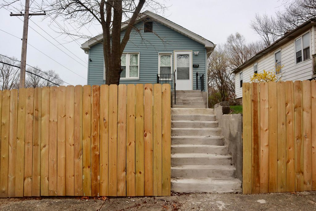 4001 Virginia Street, Gary, IN 46409
