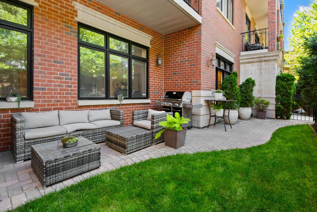 Image 16 of property listing at 4927 N DAMEN Avenue 1C, Chicago, IL 60625
