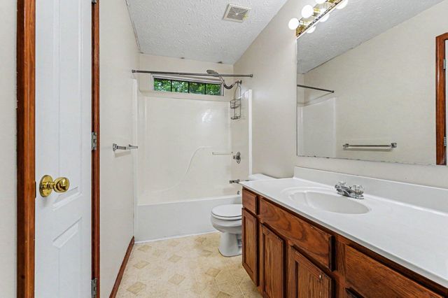 1023 Meadowbrook Court, Hebron, KY 41048