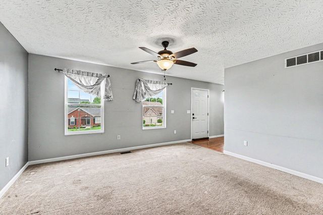 1023 Meadowbrook Court, Hebron, KY 41048