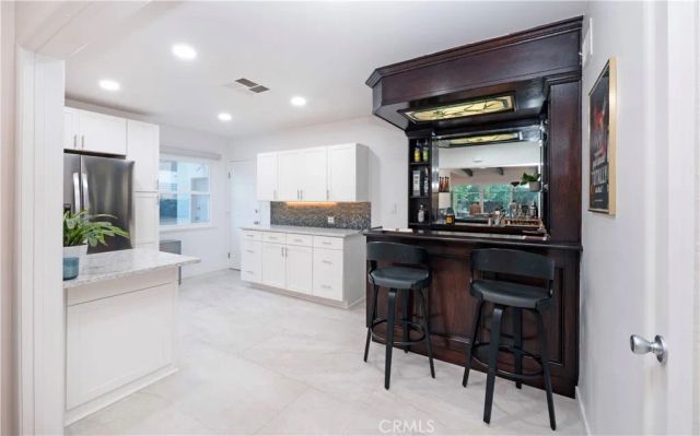 13744 Bessemer St, Valley Glen, CA 91401