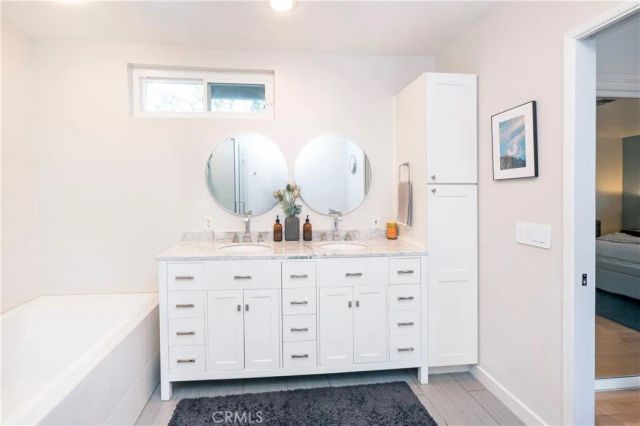 13744 Bessemer St, Valley Glen, CA 91401