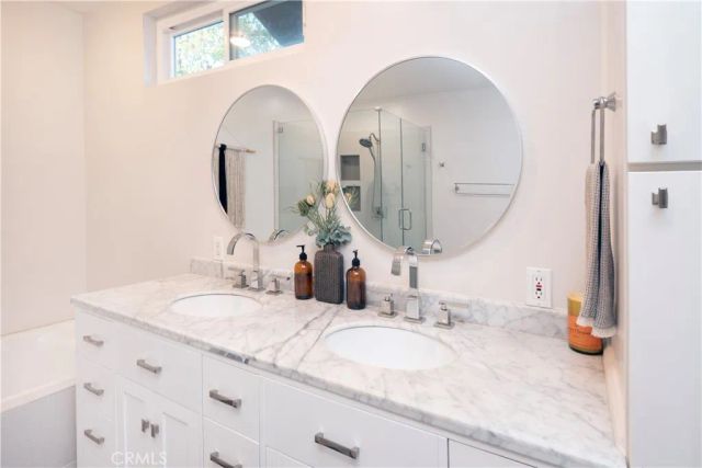 13744 Bessemer St, Valley Glen, CA 91401